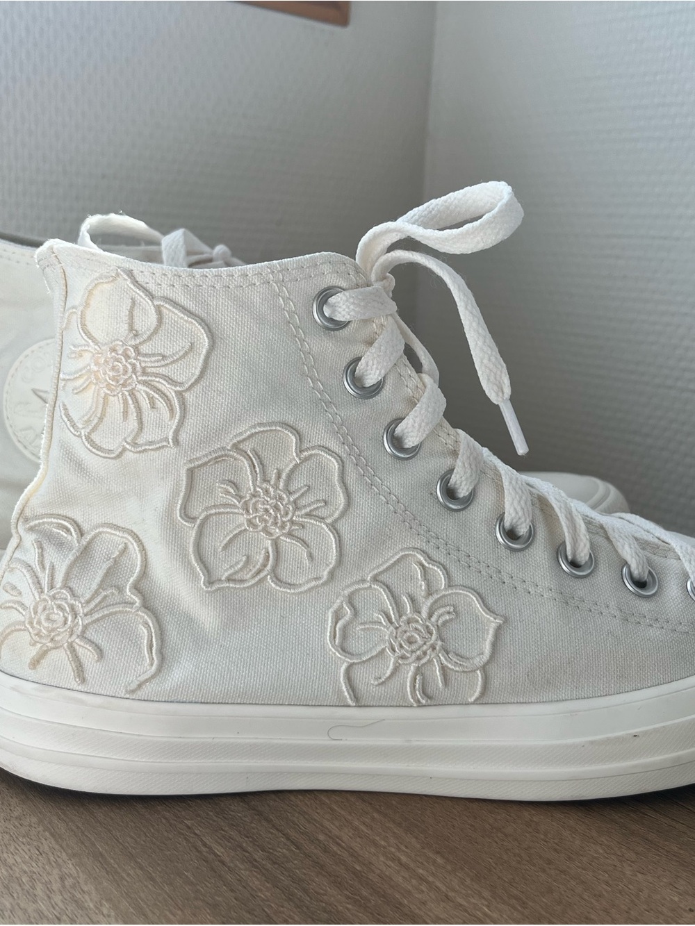 Converse White High-Top Canvas Sneakers with Embroidered Floral Detail